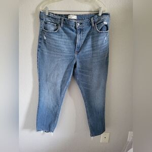 Abercrombie & Fitch  The Skinny High Rise Jeans